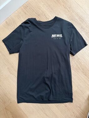 Nike Black 'Just Do It.' Short Sleeve Graphic Tee